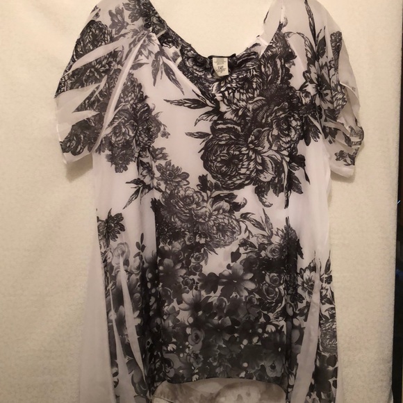 Brittany Black Tops - Beautiful black and white floral patterned top